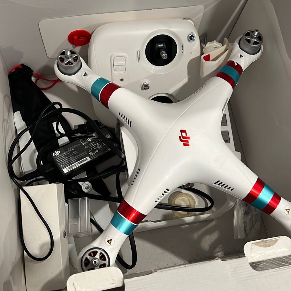 DJI phantom 3 standard drone (dubbed as the best drone for beginners)